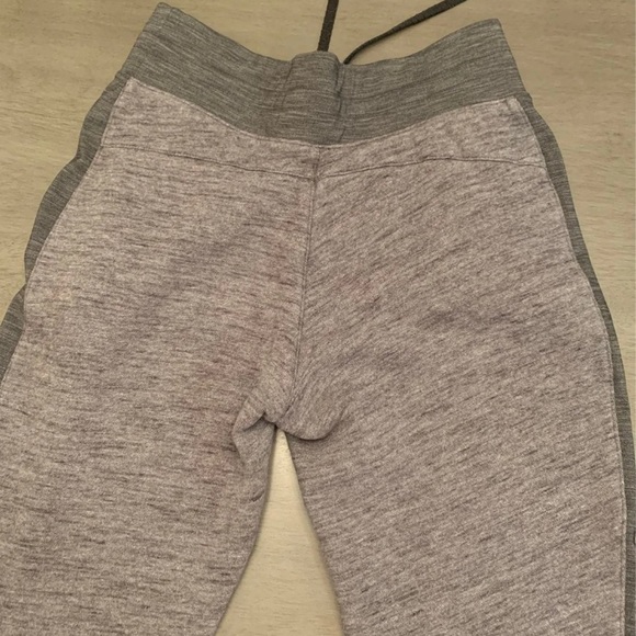 Lululemon gray jogger sweatpants size 4. EUC. - Picture 7 of 13
